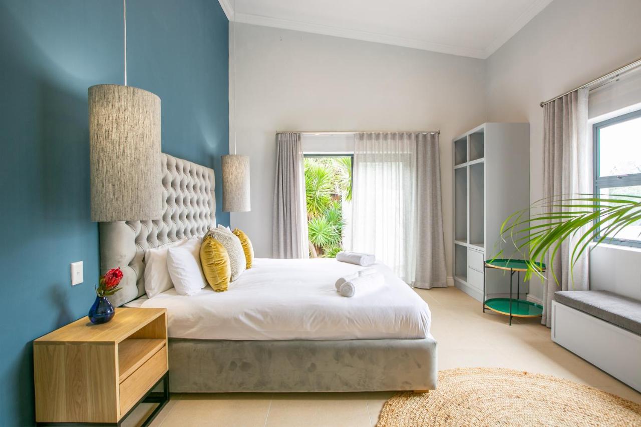 Hout & About Guest House เฮาต์เบย์ ภายนอก รูปภาพ