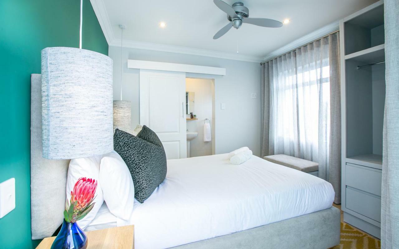 Hout & About Guest House เฮาต์เบย์ ภายนอก รูปภาพ