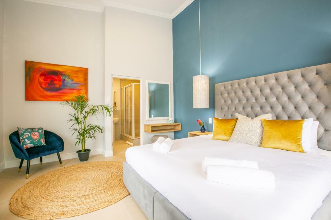 Hout & About Guest House เฮาต์เบย์ ภายนอก รูปภาพ