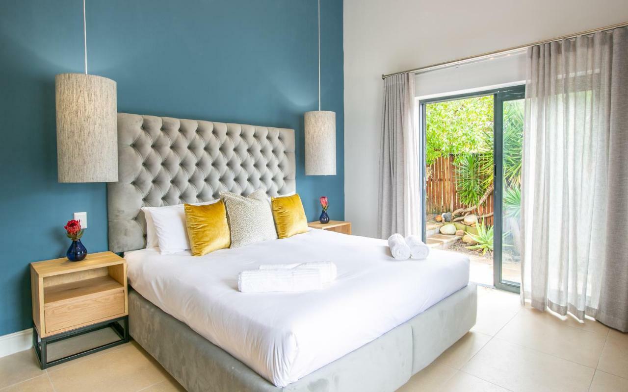Hout & About Guest House เฮาต์เบย์ ภายนอก รูปภาพ