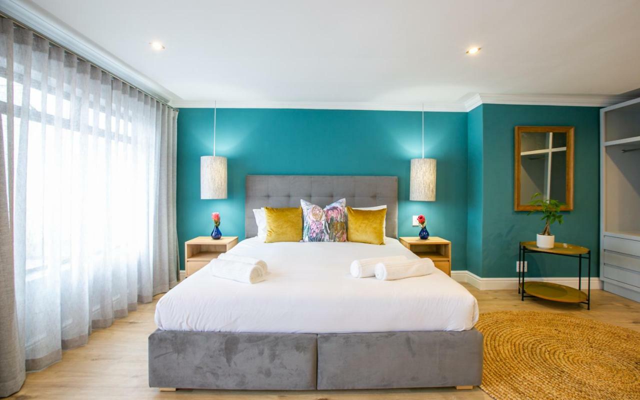 Hout & About Guest House เฮาต์เบย์ ภายนอก รูปภาพ
