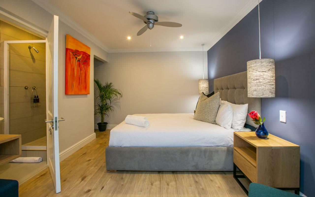 Hout & About Guest House เฮาต์เบย์ ภายนอก รูปภาพ